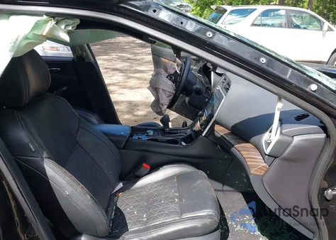 2017 Nissan Maxima 3.5 Platinum z USA, uszkodzony, nr VIN 1N4AA6AP5HC367976